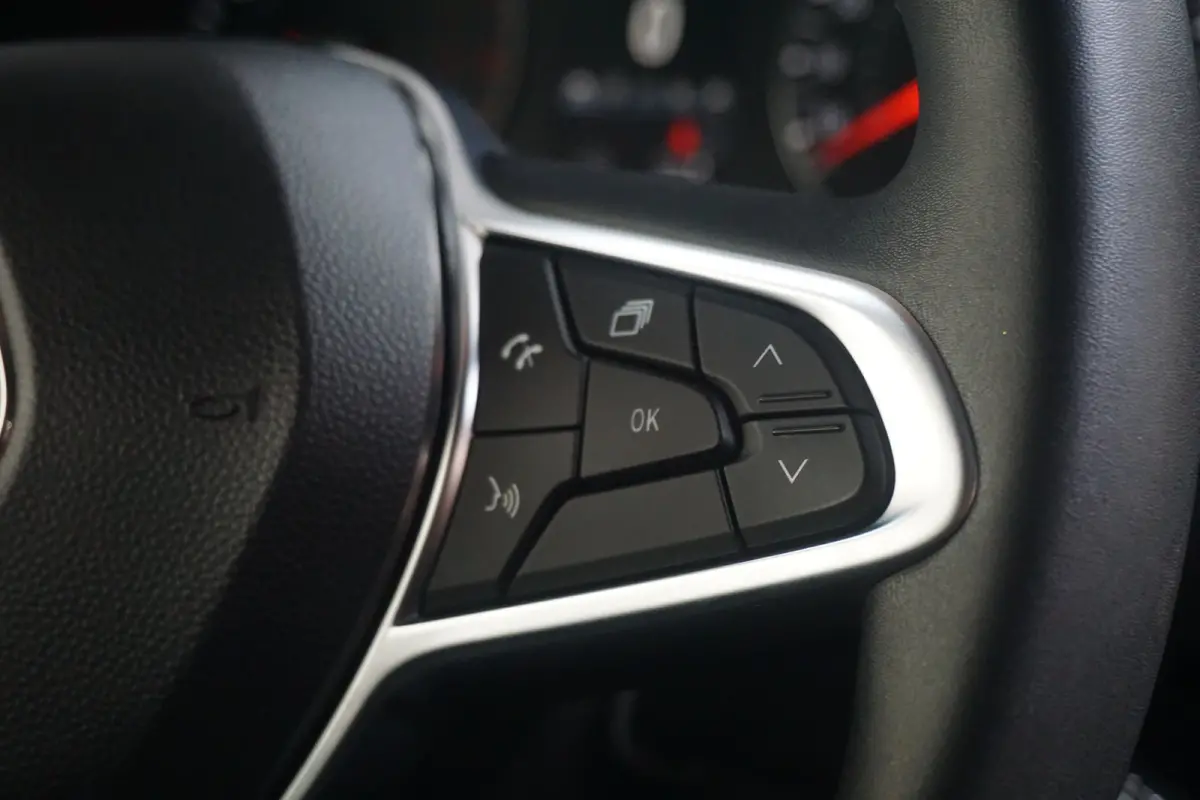 1.0 TCe 90 Equilibre | Carplay | DAB Radio | Airco | Cruise control | Metaalkleur