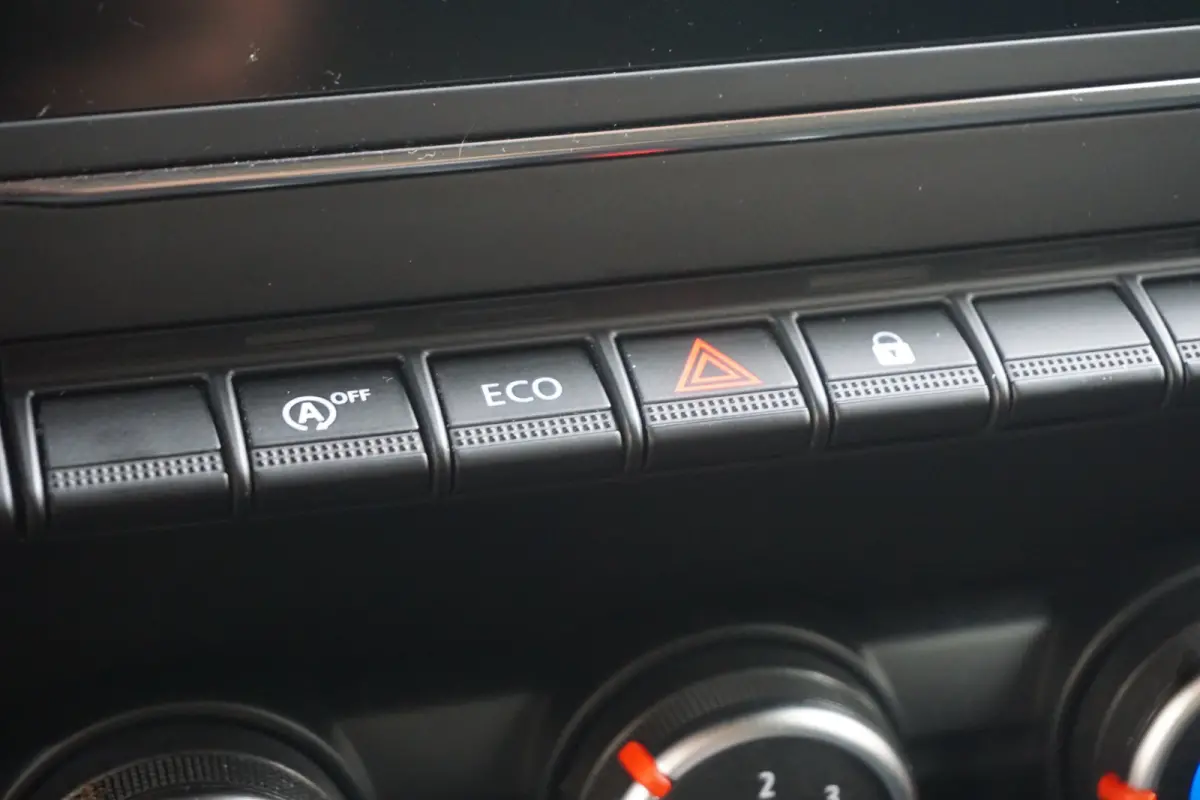 1.0 TCe 90 Equilibre | Carplay | DAB Radio | Airco | Cruise control | Metaalkleur
