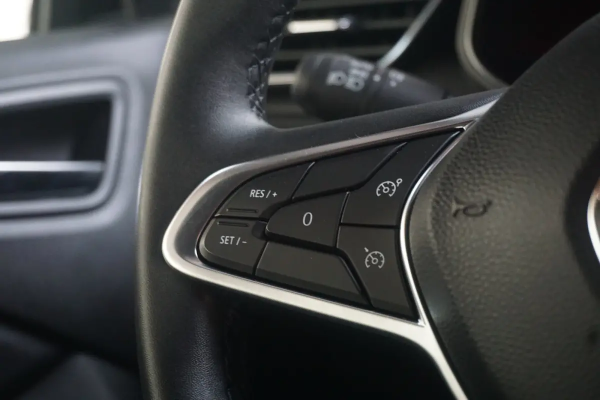 1.0 TCe 90 Equilibre | Carplay | DAB Radio | Airco | Cruise control | Metaalkleur