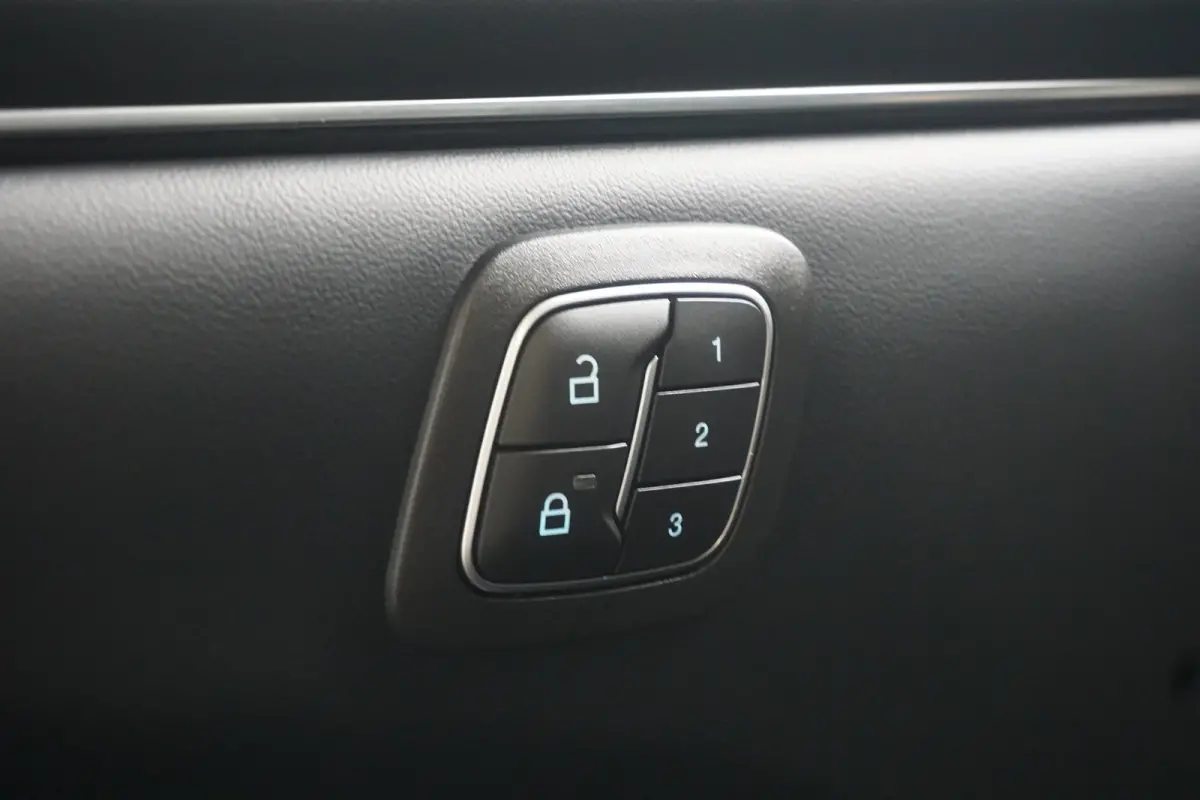 Standard RWD 75 kWh