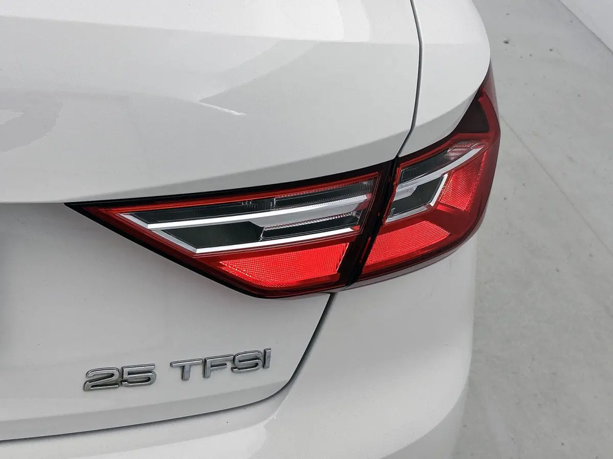 25 TFSI Pro Line 95 PK