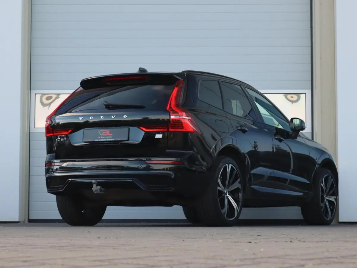 2.0 T8 Plug-in hybrid AWD Plus Dark | SOH 97% | Panoramadak