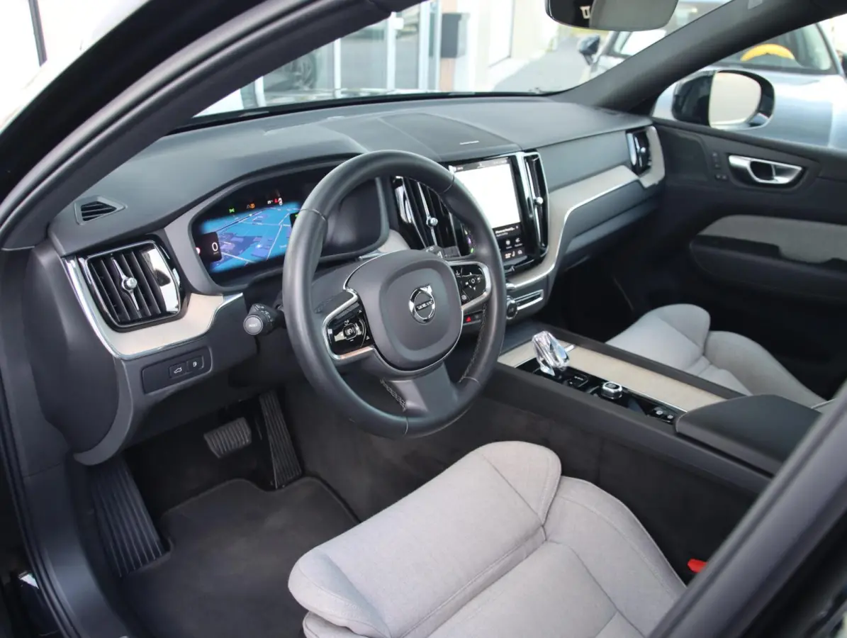 2.0 T8 Plug-in hybrid AWD Plus Dark | SOH 97% | Panoramadak