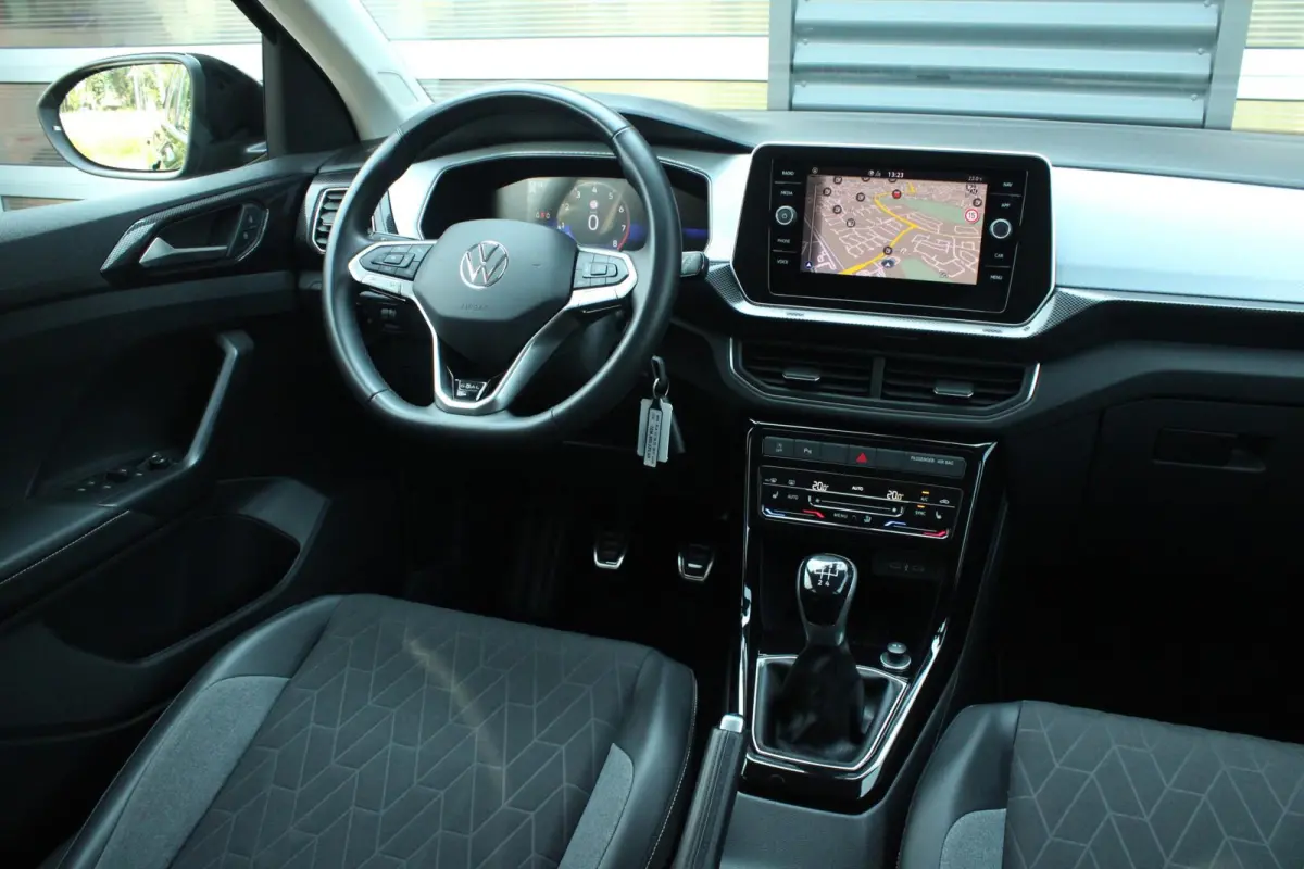 1.0 TSI 95pk Life "Goal" | Draadloos CarPlay Android Auto & opladen | Stoelverwarming