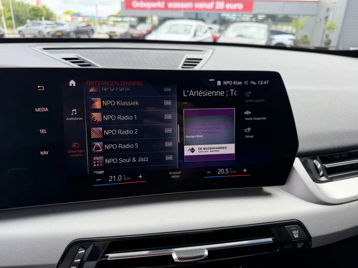 xDrive25e Trekhaak Harman-Kardon Leder Elek Stoelverstoeling LED Carplay DAB Achteruitrijcamera Stuurwielverwarming SOH 100%