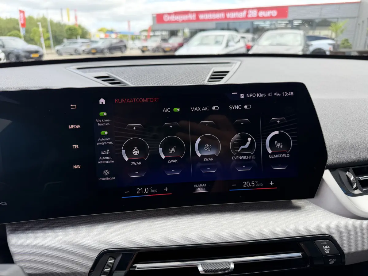 xDrive25e Trekhaak Harman-Kardon Leder Elek Stoelverstoeling LED Carplay DAB Achteruitrijcamera Stuurwielverwarming SOH 100%