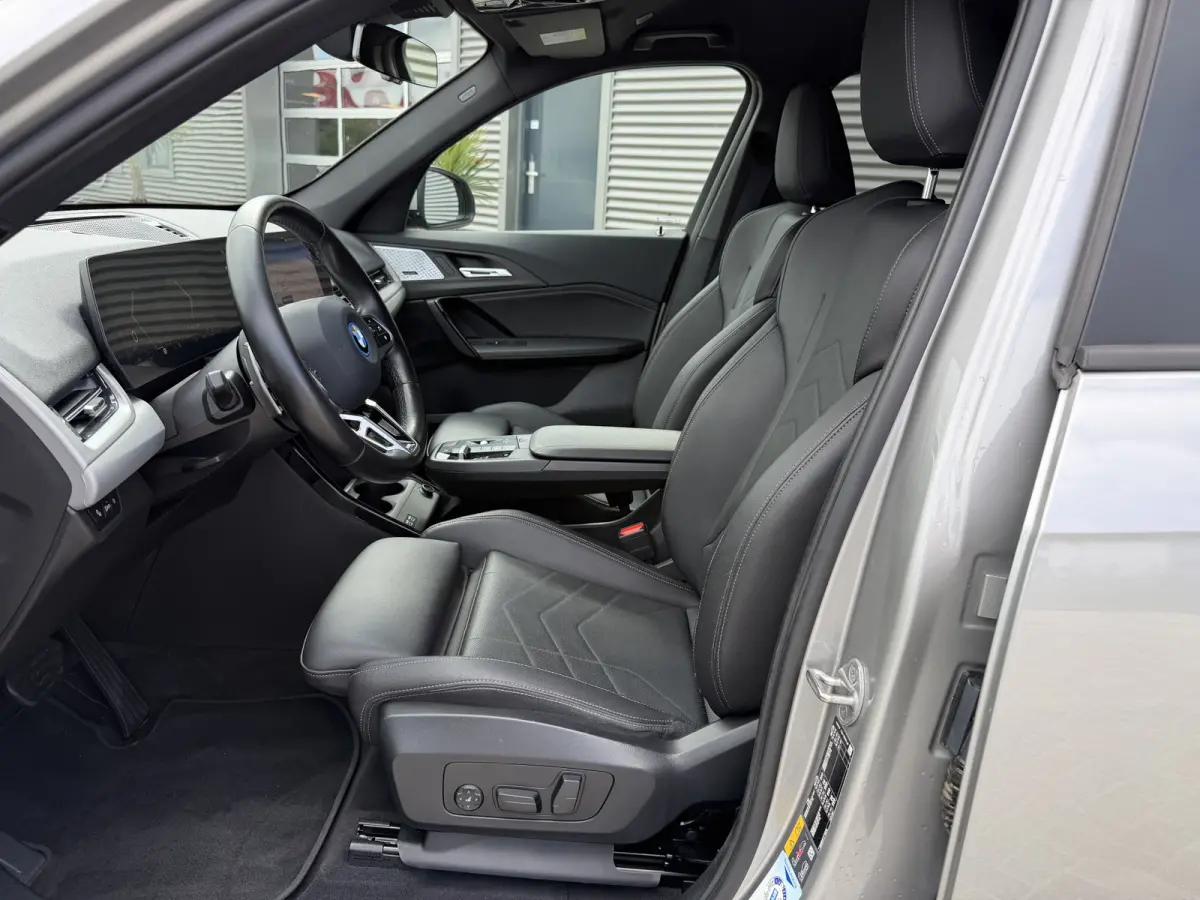 xDrive25e Trekhaak Harman-Kardon Leder Elek Stoelverstoeling LED Carplay DAB Achteruitrijcamera Stuurwielverwarming SOH 100%