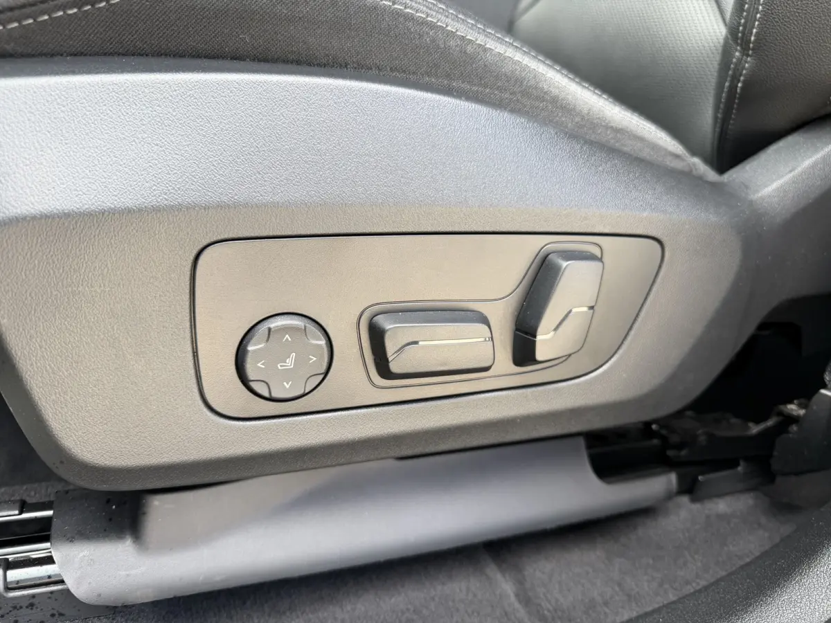 xDrive25e Trekhaak Harman-Kardon Leder Elek Stoelverstoeling LED Carplay DAB Achteruitrijcamera Stuurwielverwarming SOH 100%