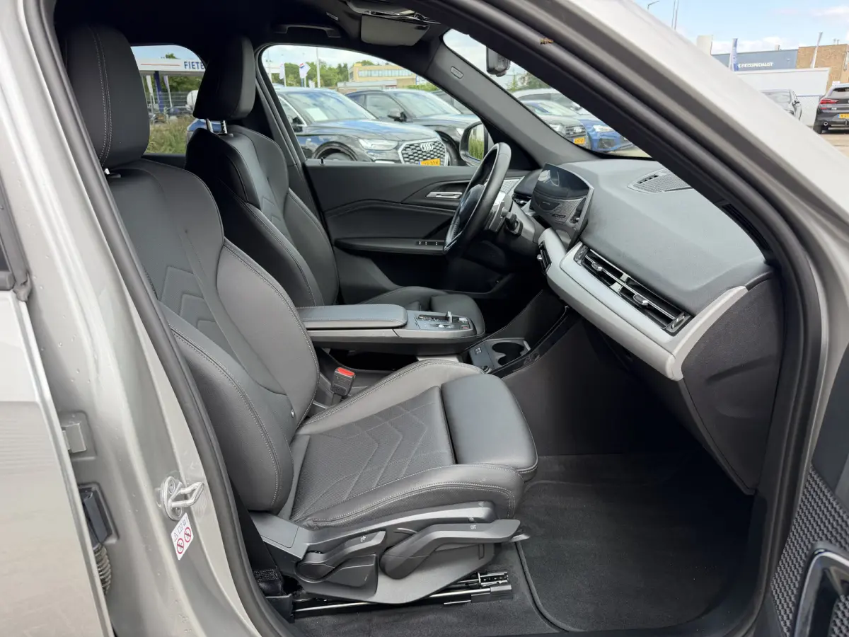 xDrive25e Trekhaak Harman-Kardon Leder Elek Stoelverstoeling LED Carplay DAB Achteruitrijcamera Stuurwielverwarming SOH 100%