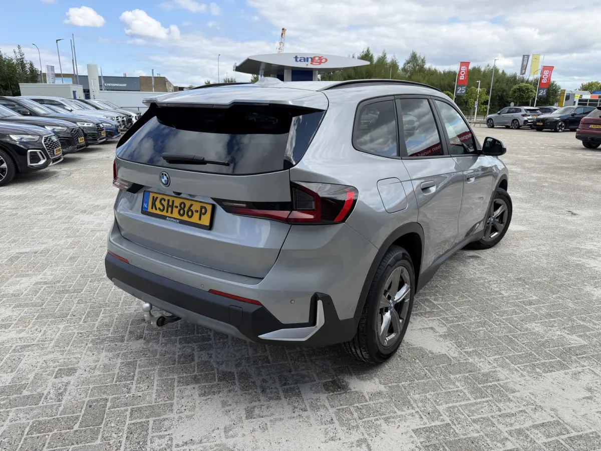xDrive25e Trekhaak Harman-Kardon Leder Elek Stoelverstoeling LED Carplay DAB Achteruitrijcamera Stuurwielverwarming SOH 100%