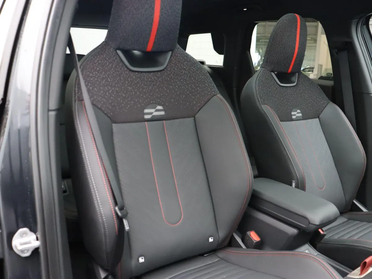 2.0 JCW ALL4 John Cooper Works Trim | Pakket XL