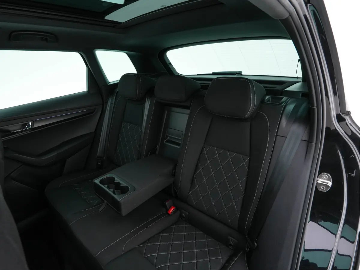 1.5 TSI ACT Sportline Business (INCL-BTW) Aut. *PANO | DIGI-COCKPIT | FULL-LED | ADAPTIVE-CRUISE | HEATED-SPORTSEATS | TOPVIEW |  AMBIENTLIGHT | NAVI-FULLMAP | KEYLESS | DAB+ | TOWBAR | PRIV