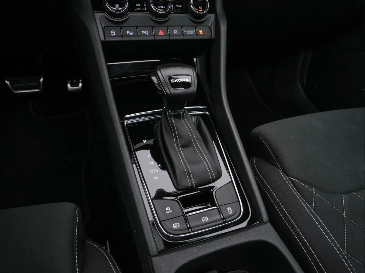 1.5 TSI ACT Sportline Business (INCL-BTW) Aut. *PANO | DIGI-COCKPIT | FULL-LED | ADAPTIVE-CRUISE | HEATED-SPORTSEATS | TOPVIEW |  AMBIENTLIGHT | NAVI-FULLMAP | KEYLESS | DAB+ | TOWBAR | PRIV