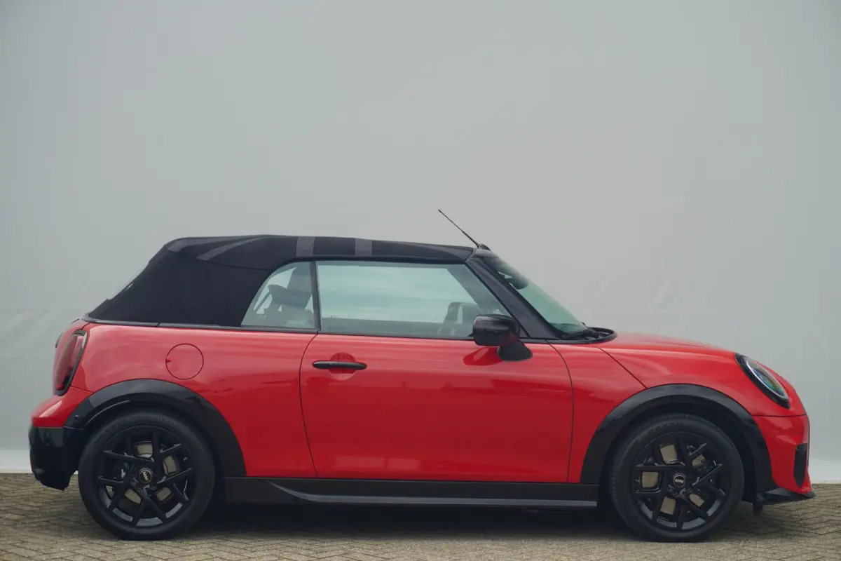 C | John Cooper Works Uitvoering | Pakket XL | Harman Kardon | Memorystoelen | Driving Assistant Plus | Stoel & Stuurverwarming | 360 Graden Camera
