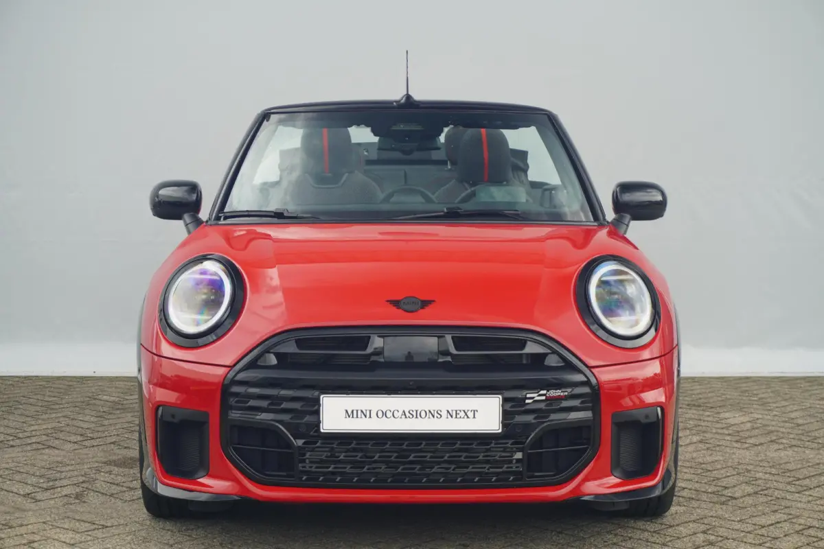 C | John Cooper Works Uitvoering | Pakket XL | Harman Kardon | Memorystoelen | Driving Assistant Plus | Stoel & Stuurverwarming | 360 Graden Camera