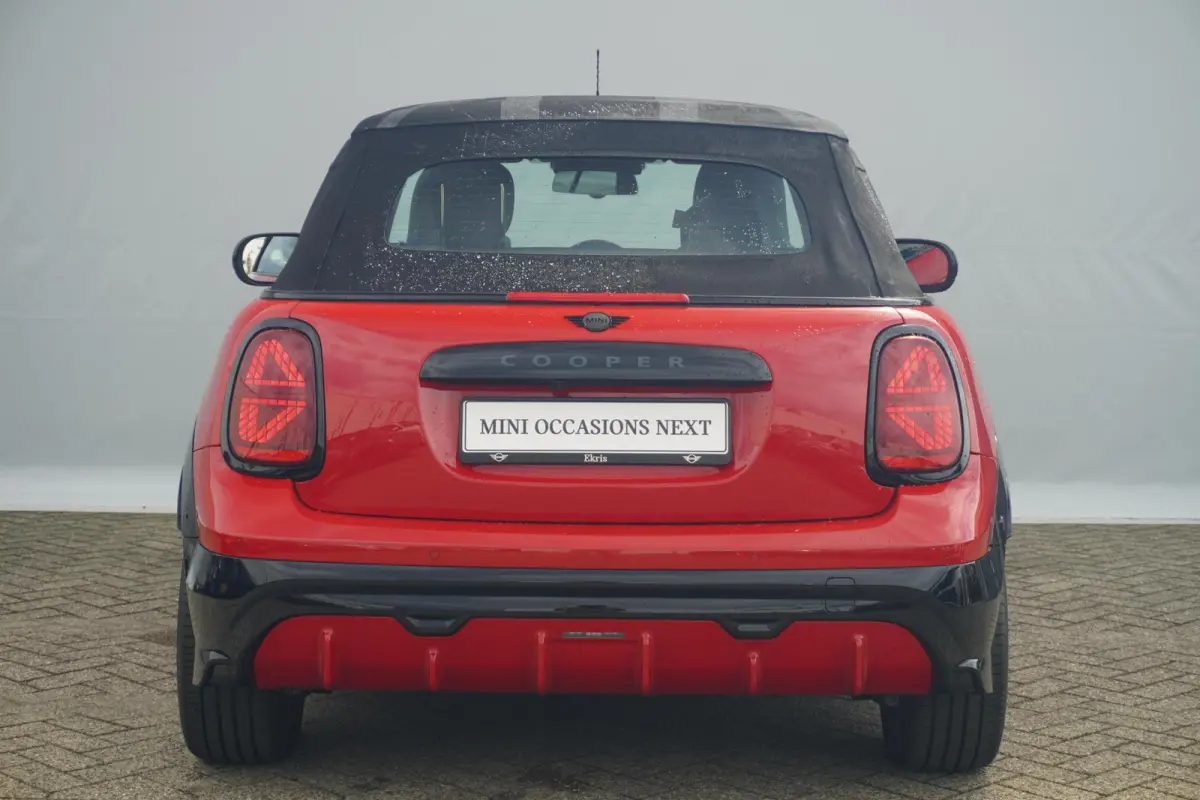 C | John Cooper Works Uitvoering | Pakket XL | Harman Kardon | Memorystoelen | Driving Assistant Plus | Stoel & Stuurverwarming | 360 Graden Camera