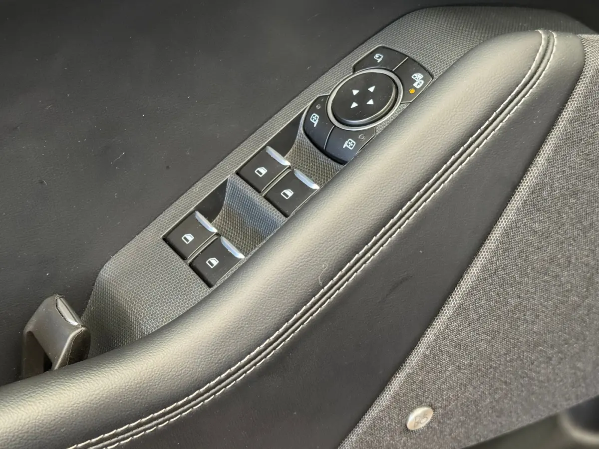 RWD 75 kWh Panorama Dak | Camera Rondom | B&O audio | Parkeersensoren Rondom | Lederen Bekleding | Elek. Stoelen | Digitaal Dashboard | Navigatie | LED | Apple Carplay/Android Auto|telefooni