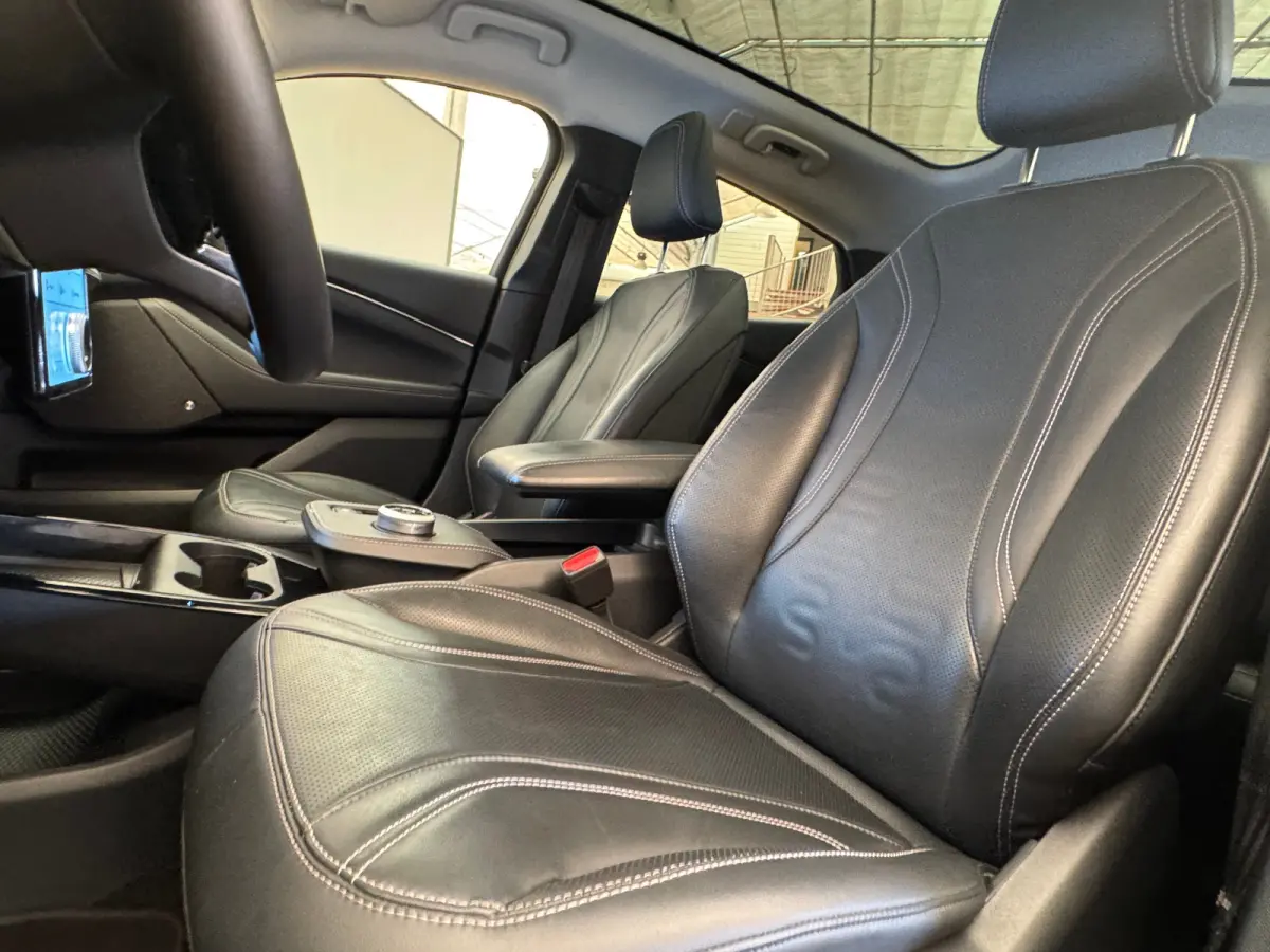 RWD 75 kWh Panorama Dak | Camera Rondom | B&O audio | Parkeersensoren Rondom | Lederen Bekleding | Elek. Stoelen | Digitaal Dashboard | Navigatie | LED | Apple Carplay/Android Auto|telefooni