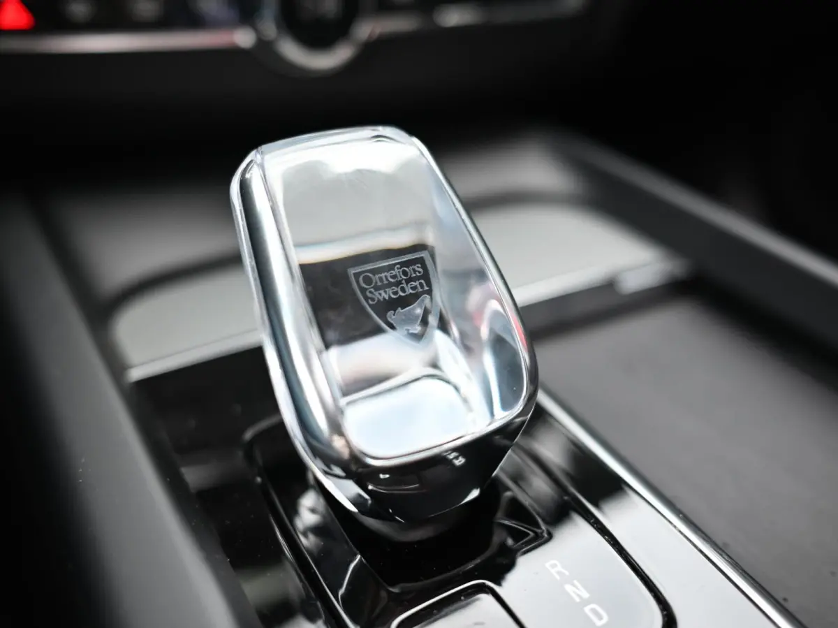2.0 T6 R-Design AWD 398PK Long Range | Pano | Orrefors | 360 | Harmon Kardon | Keyless | ACC | Stoelverwarming voor+achter | Memory | Leder | Carplay | Trekhaak | Stuurwielverwarming | Digit