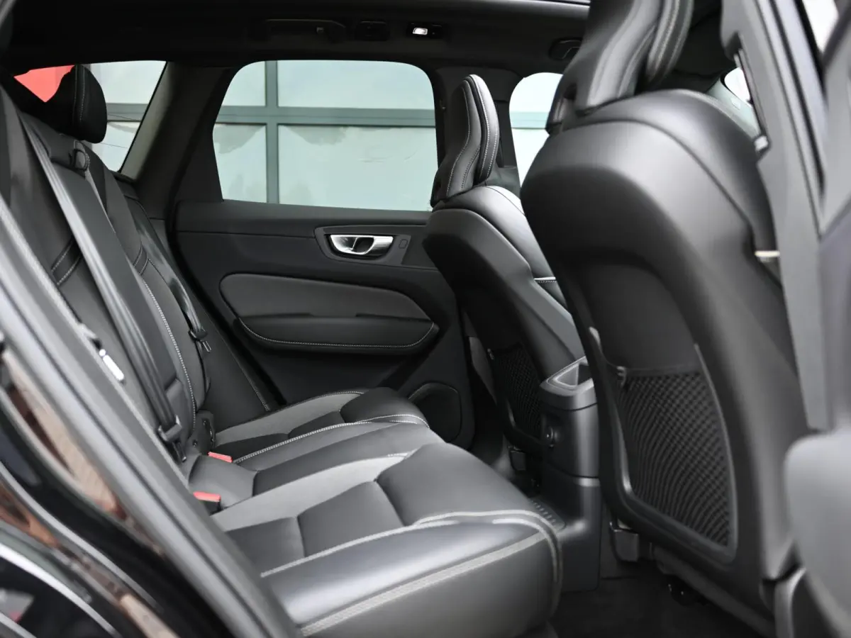2.0 T6 R-Design AWD 398PK Long Range | Pano | Orrefors | 360 | Harmon Kardon | Keyless | ACC | Stoelverwarming voor+achter | Memory | Leder | Carplay | Trekhaak | Stuurwielverwarming | Digit