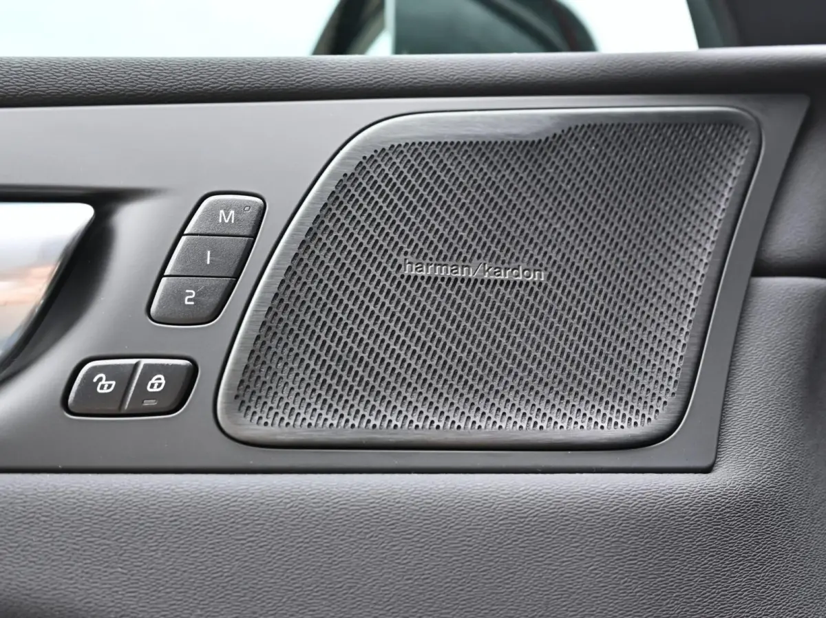 2.0 T6 R-Design AWD 398PK Long Range | Pano | Orrefors | 360 | Harmon Kardon | Keyless | ACC | Stoelverwarming voor+achter | Memory | Leder | Carplay | Trekhaak | Stuurwielverwarming | Digit