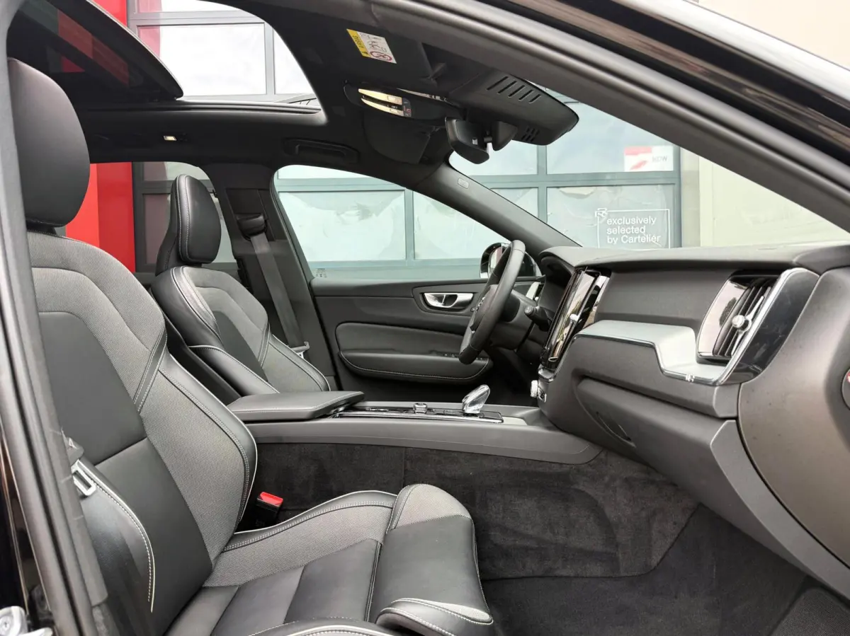 2.0 T6 R-Design AWD 398PK Long Range | Pano | Orrefors | 360 | Harmon Kardon | Keyless | ACC | Stoelverwarming voor+achter | Memory | Leder | Carplay | Trekhaak | Stuurwielverwarming | Digit