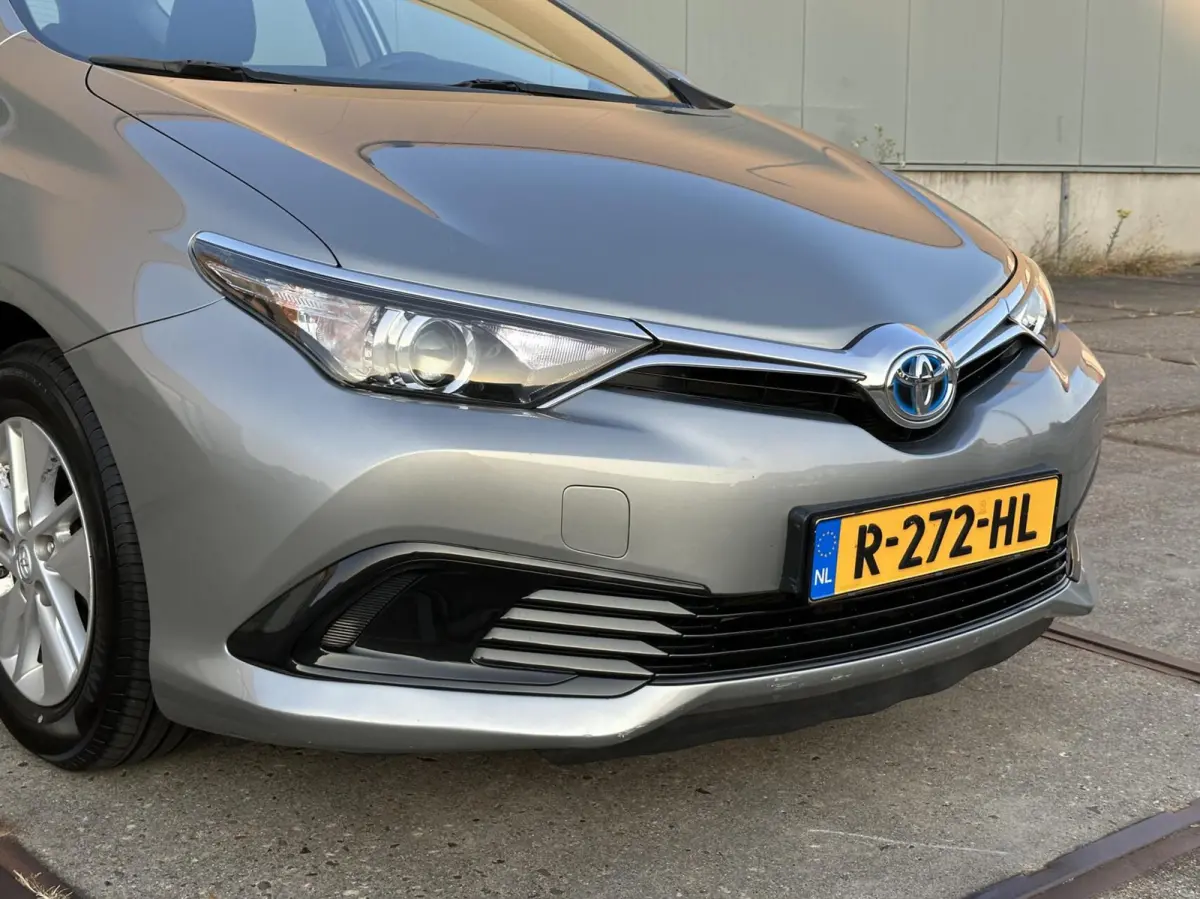 1.8 Hybrid dealer onderhouden, nieuwe apk!