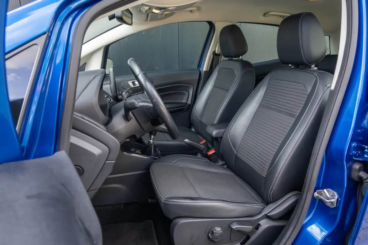 1.0 EcoBoost Titanium | All seazon banden | Trekhaak | Navigatie incl. bluetooth | Half leder | Apple carplay / andriod auto