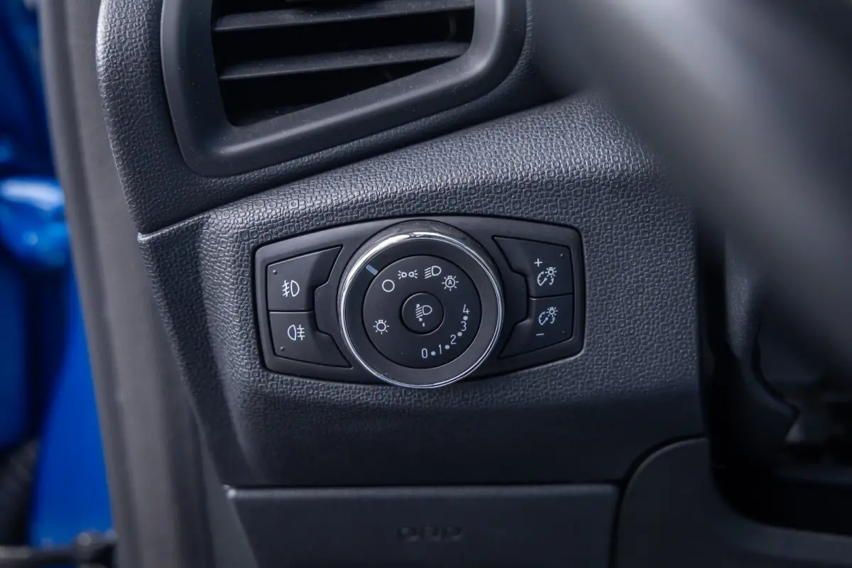 1.0 EcoBoost Titanium | All seazon banden | Trekhaak | Navigatie incl. bluetooth | Half leder | Apple carplay / andriod auto
