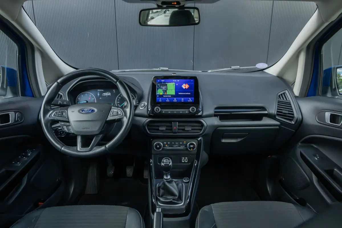 1.0 EcoBoost Titanium | All seazon banden | Trekhaak | Navigatie incl. bluetooth | Half leder | Apple carplay / andriod auto
