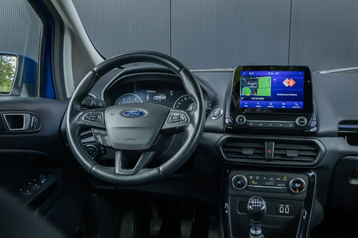 1.0 EcoBoost Titanium | All seazon banden | Trekhaak | Navigatie incl. bluetooth | Half leder | Apple carplay / andriod auto