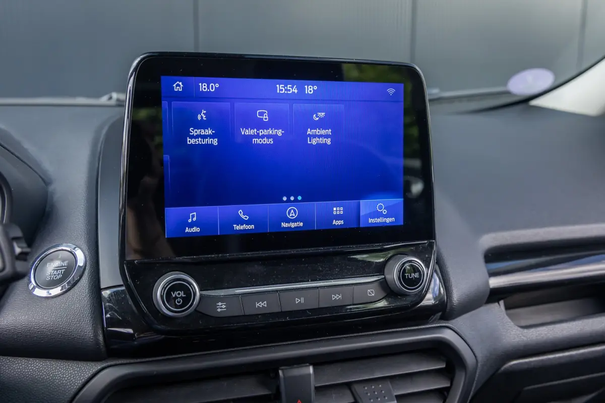 1.0 EcoBoost Titanium | All seazon banden | Trekhaak | Navigatie incl. bluetooth | Half leder | Apple carplay / andriod auto