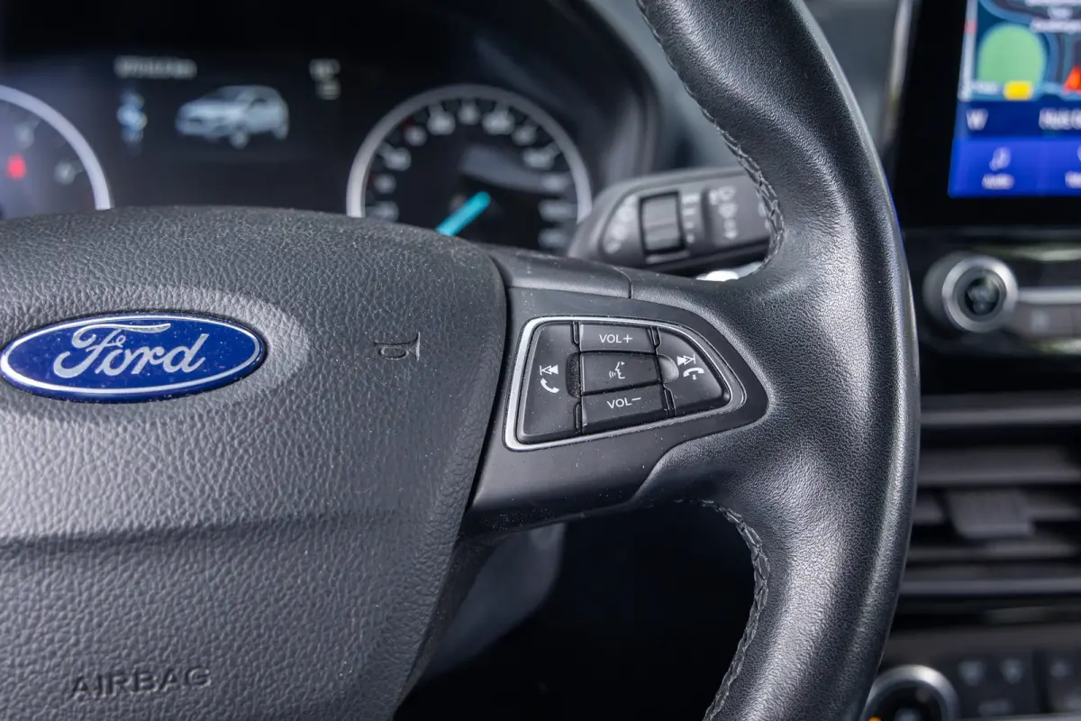 1.0 EcoBoost Titanium | All seazon banden | Trekhaak | Navigatie incl. bluetooth | Half leder | Apple carplay / andriod auto