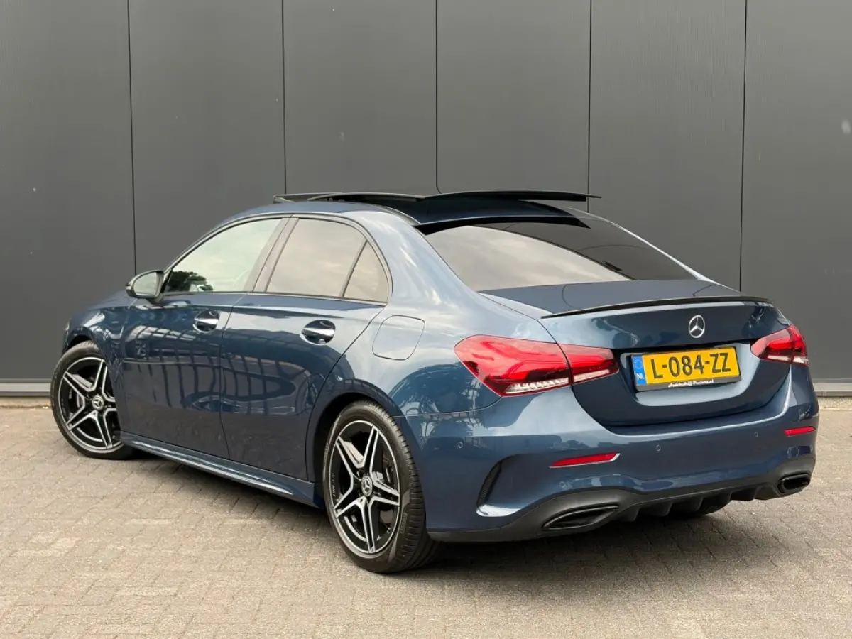 A 200 AMG Nightpakket Pano Leder Sfeerlicht Camera Memory NL-auto