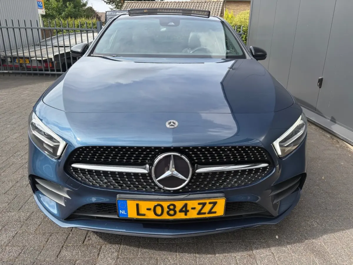 A 200 AMG Nightpakket Pano Leder Sfeerlicht Camera Memory NL-auto