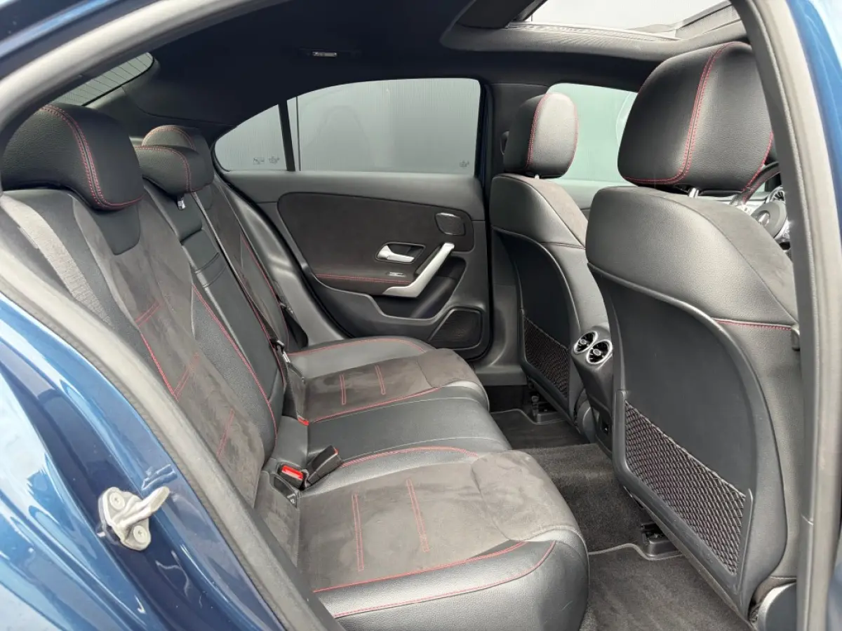 A 200 AMG Nightpakket Pano Leder Sfeerlicht Camera Memory NL-auto