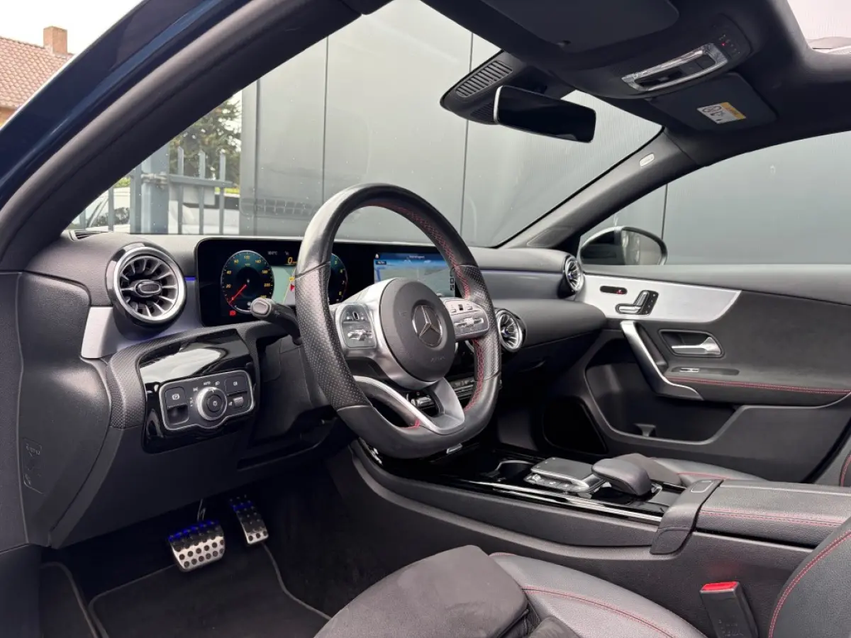 A 200 AMG Nightpakket Pano Leder Sfeerlicht Camera Memory NL-auto