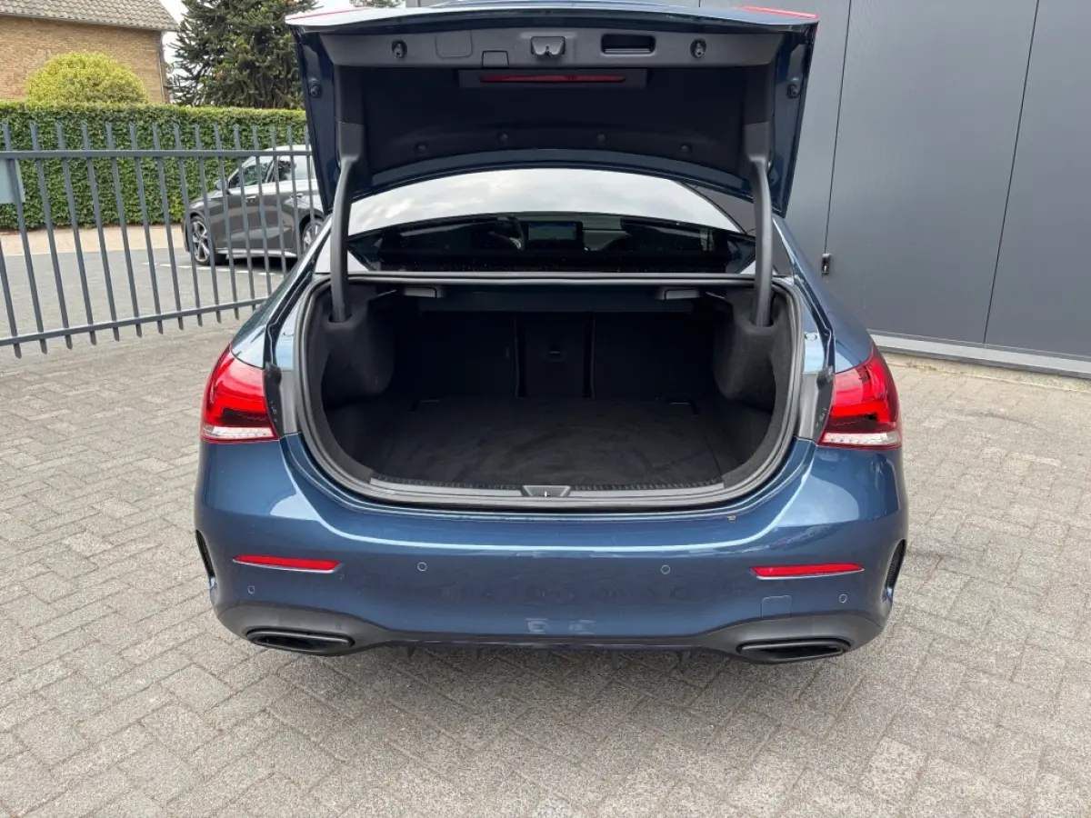A 200 AMG Nightpakket Pano Leder Sfeerlicht Camera Memory NL-auto