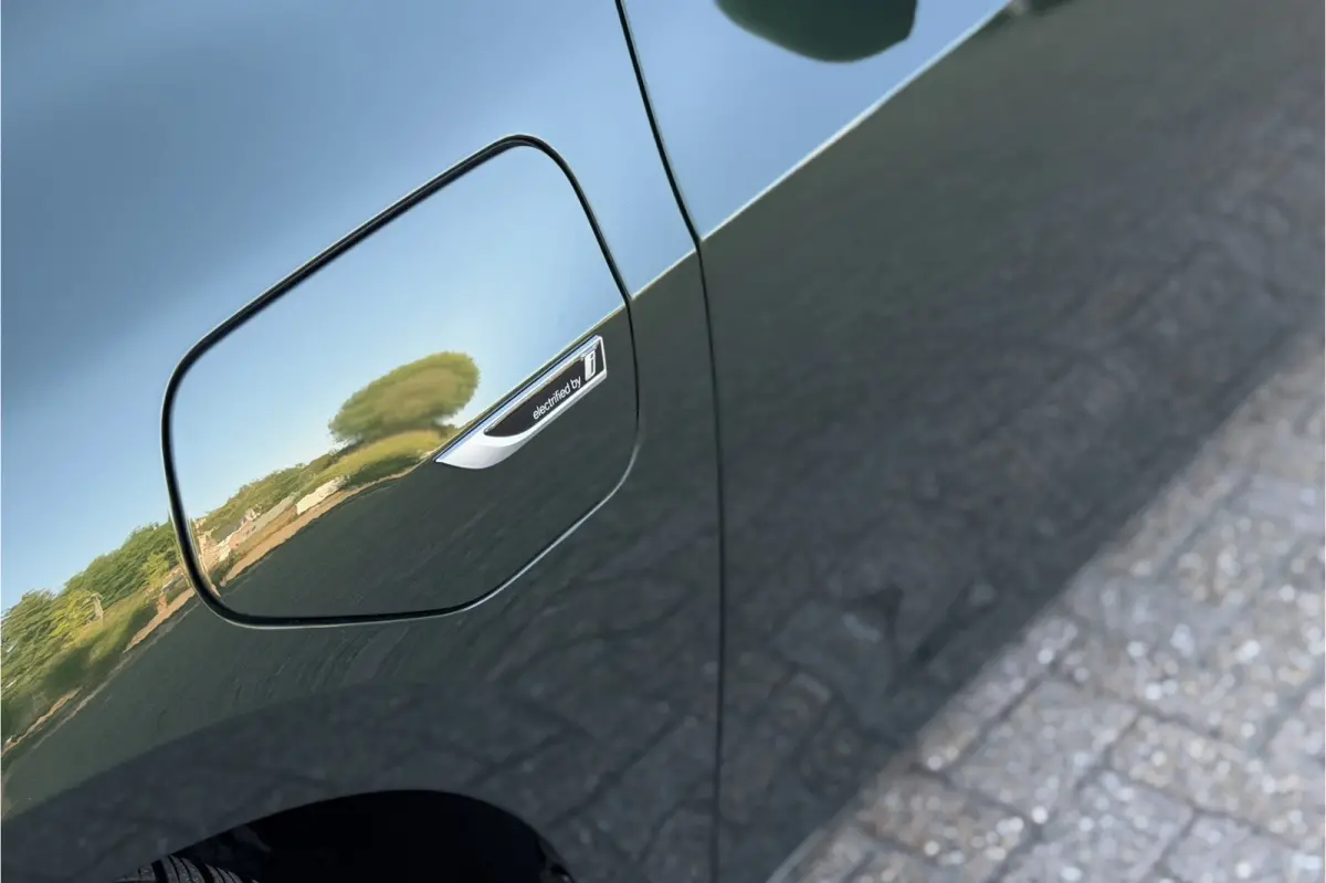 225e xDrive | Sportleder | M-Stuurwiel | Camera | Carplay