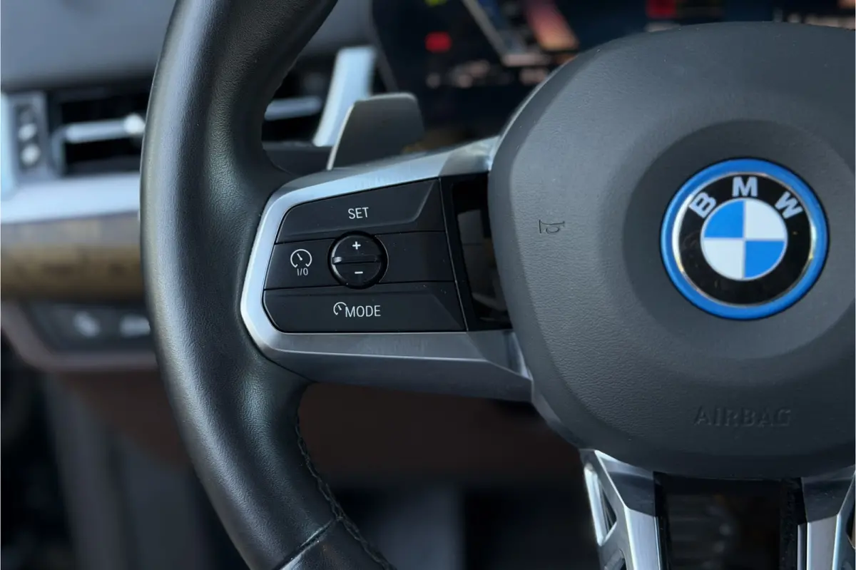 225e xDrive | Sportleder | M-Stuurwiel | Camera | Carplay