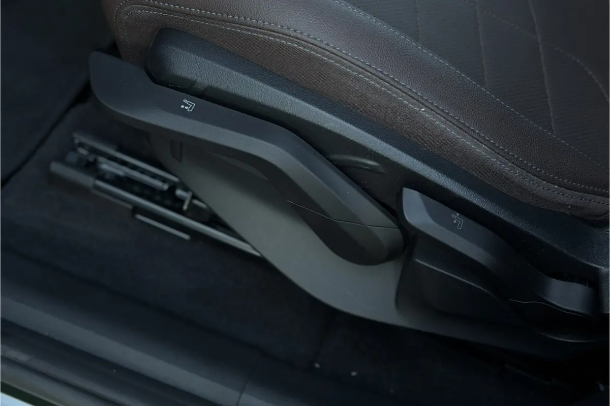 225e xDrive | Sportleder | M-Stuurwiel | Camera | Carplay