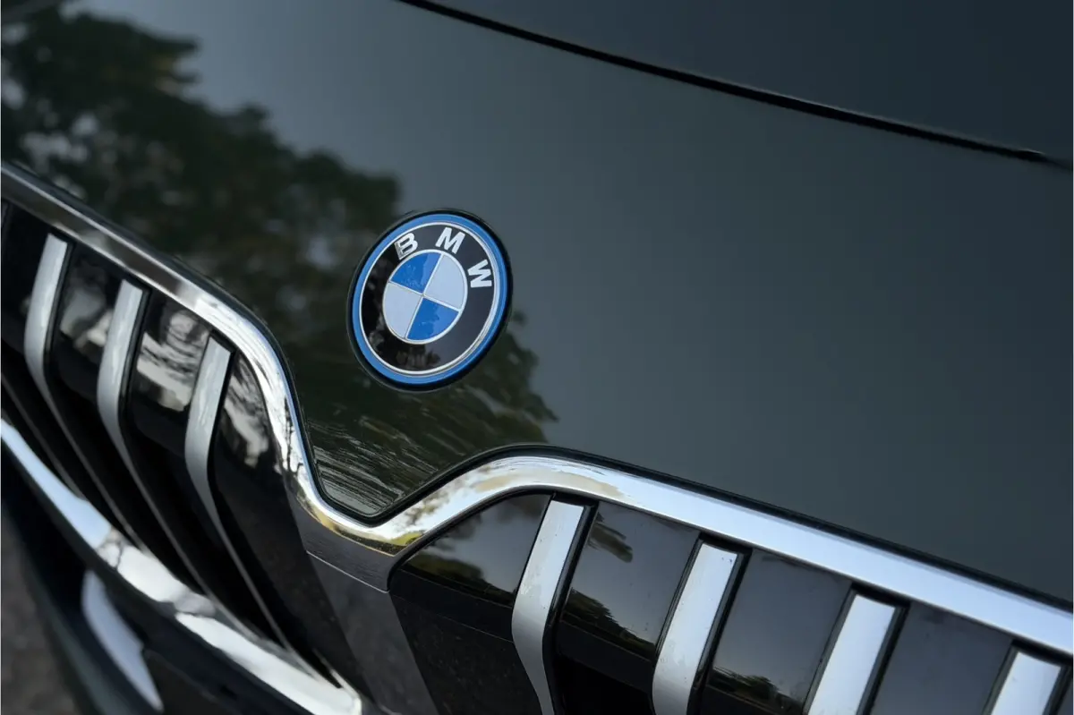 225e xDrive | Sportleder | M-Stuurwiel | Camera | Carplay