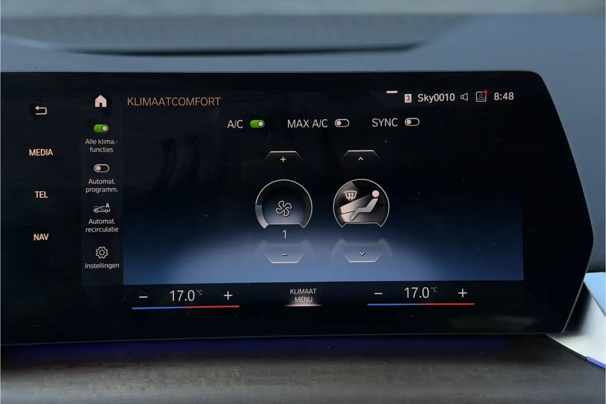 225e xDrive | Sportleder | M-Stuurwiel | Camera | Carplay