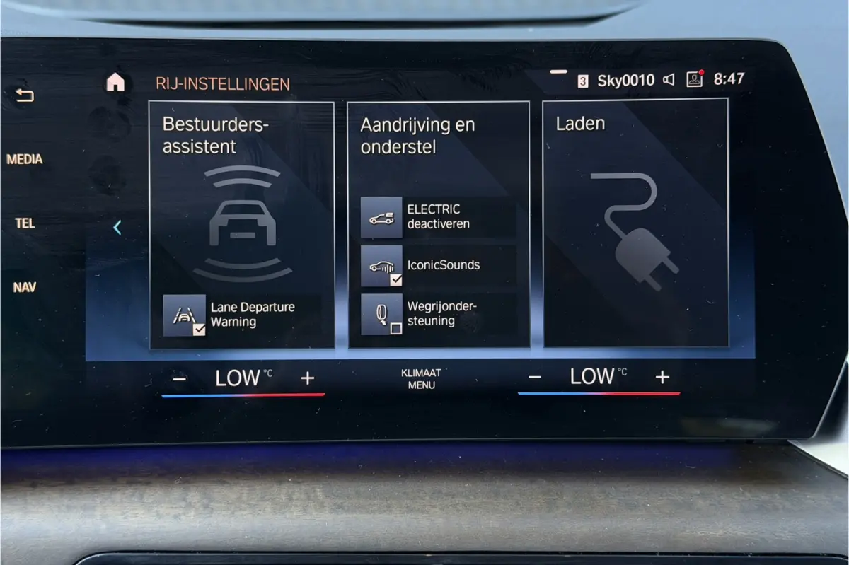 225e xDrive | Sportleder | M-Stuurwiel | Camera | Carplay