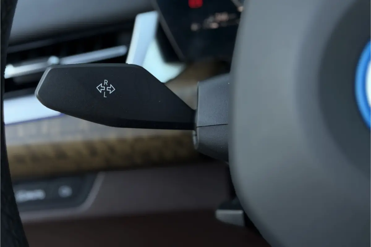 225e xDrive | Sportleder | M-Stuurwiel | Camera | Carplay