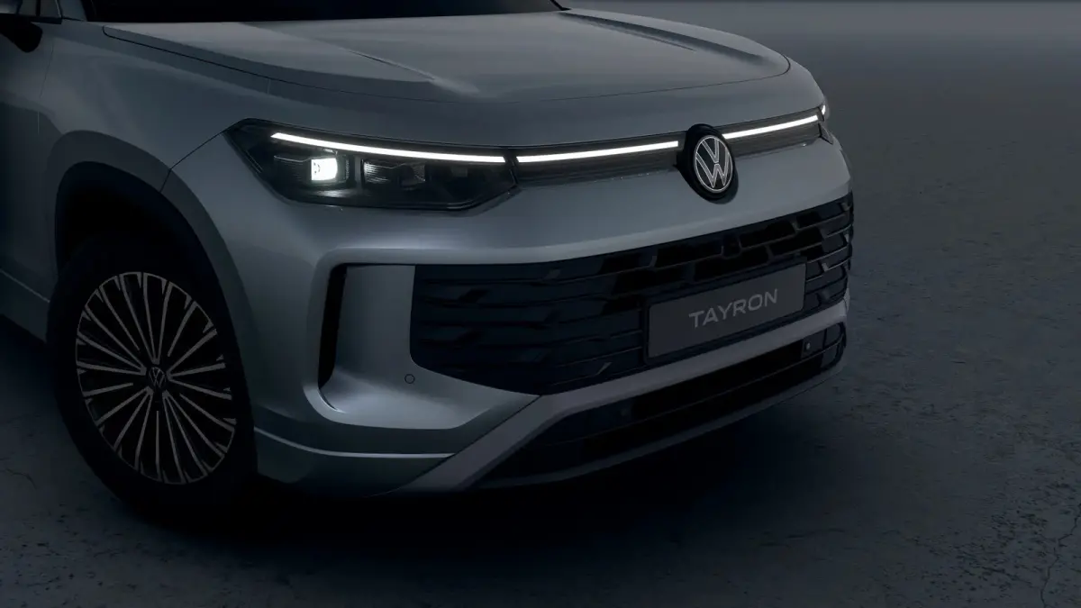 Life Edition | 'App-Connect' draadloze smartphone integratie | Automatische afstandsregeling (Adaptive Cruise Control) | Buitenspiegels elektrisch instel-, verwarm- en inklapbaar