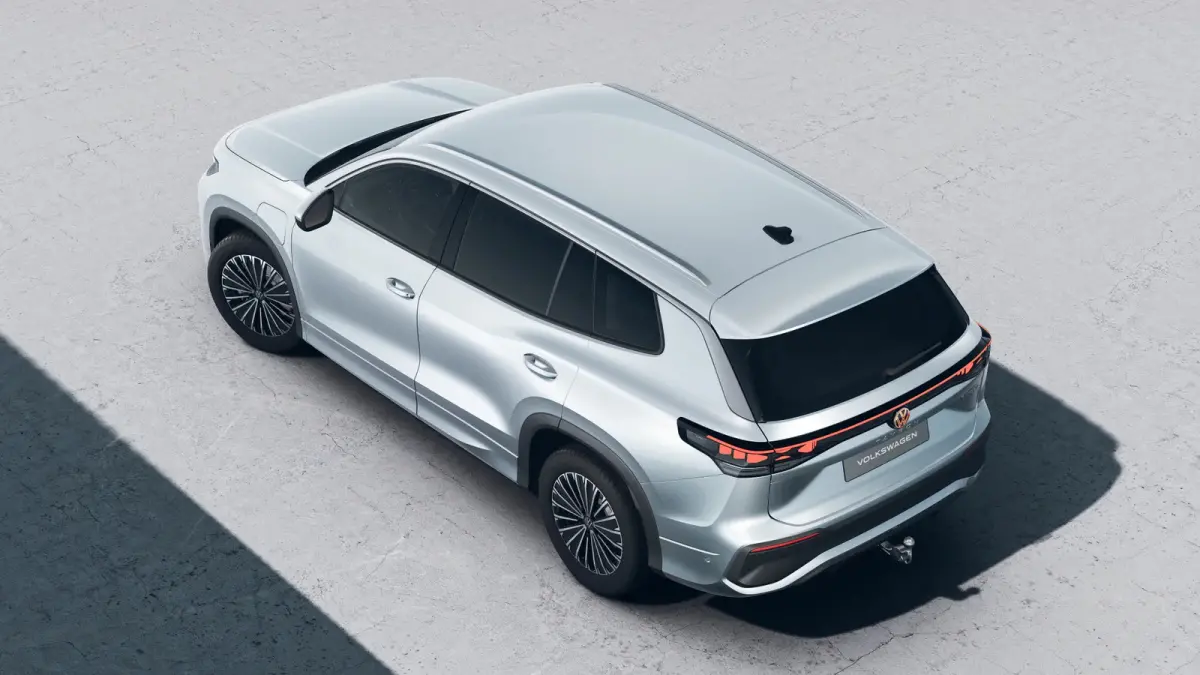 Life Edition | 'App-Connect' draadloze smartphone integratie | Automatische afstandsregeling (Adaptive Cruise Control) | Buitenspiegels elektrisch instel-, verwarm- en inklapbaar