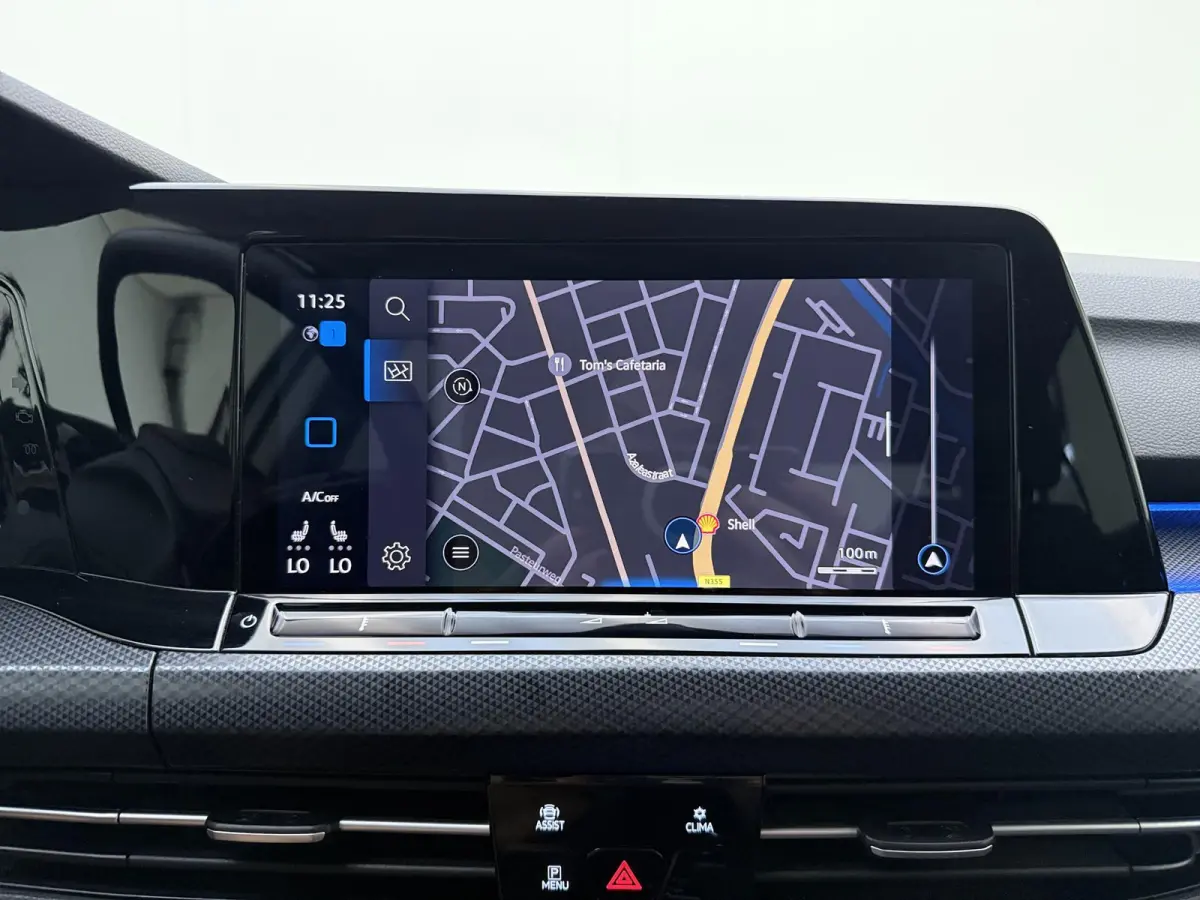1.0 eTSI Life Business | Apple Carplay / Android Auto | Lichtmetalen Velgen | Adap. Cruise | Privacy Glass | Parkeersensoren |