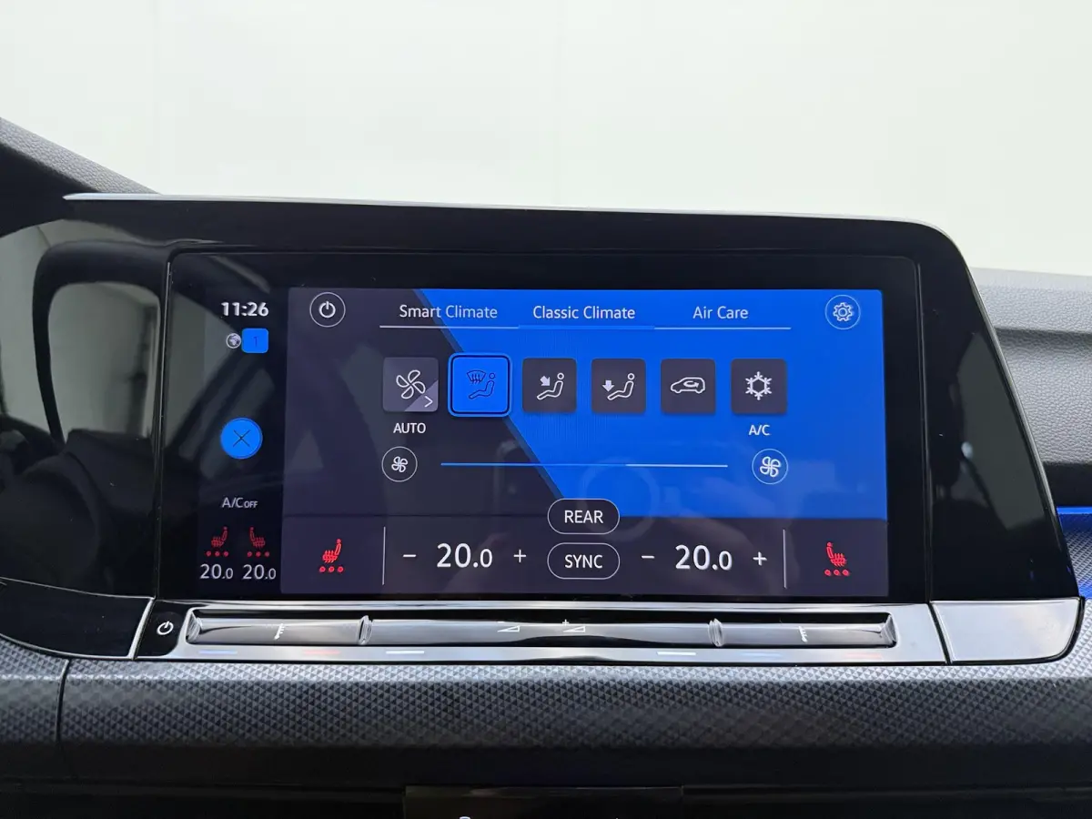 1.0 eTSI Life Business | Apple Carplay / Android Auto | Lichtmetalen Velgen | Adap. Cruise | Privacy Glass | Parkeersensoren |