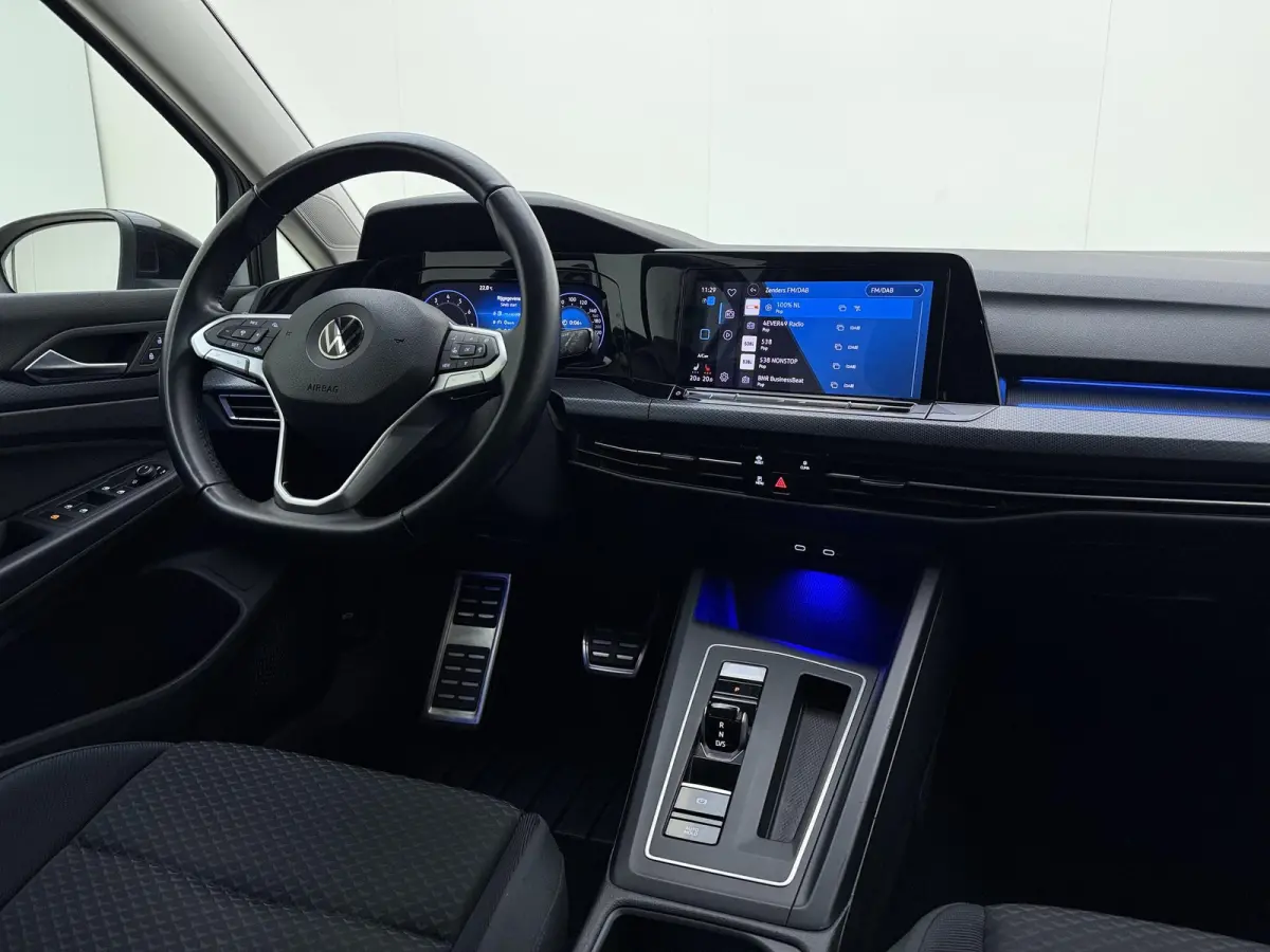 1.0 eTSI Life Business | Apple Carplay / Android Auto | Lichtmetalen Velgen | Adap. Cruise | Privacy Glass | Parkeersensoren |
